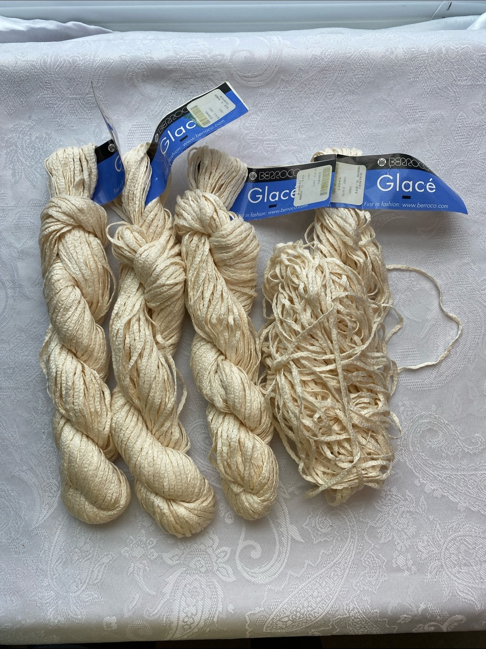 4 Hanks new discontinued Berroco Glacé color 2001, 3 same dye lot, 1 different